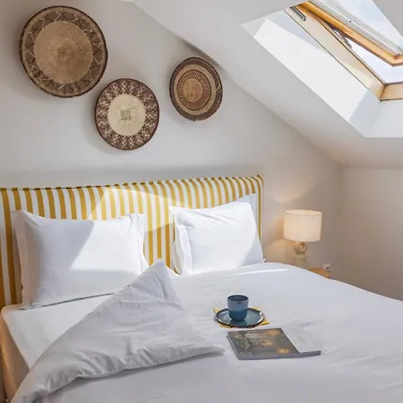 Authentic Living With A View By Lovelystay Appartamento