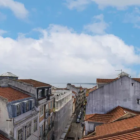 Authentic Living With A View By Lovelystay Appartamento Lisbona
