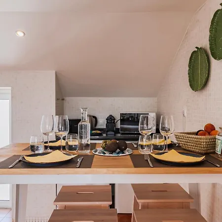 Appartamento Authentic Living With A View By Lovelystay Lisbona