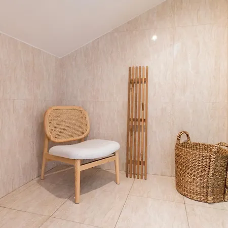 Appartamento Authentic Living With A View By Lovelystay Lisbona