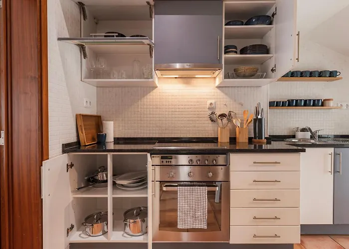 Authentic Living With A View By Lovelystay Apartamento *