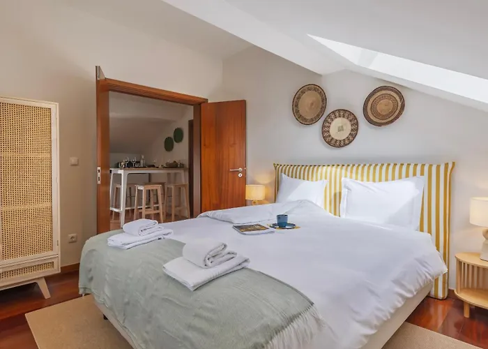 Authentic Living With A View By Lovelystay Apartamento *