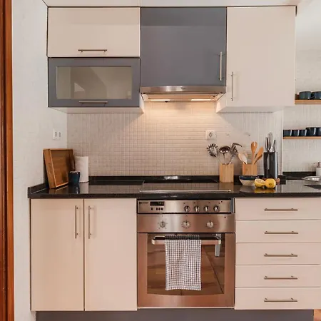 Appartement Authentic Living With A View By Lovelystay *