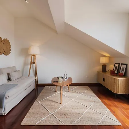 Authentic Living With A View By Lovelystay Apartamento