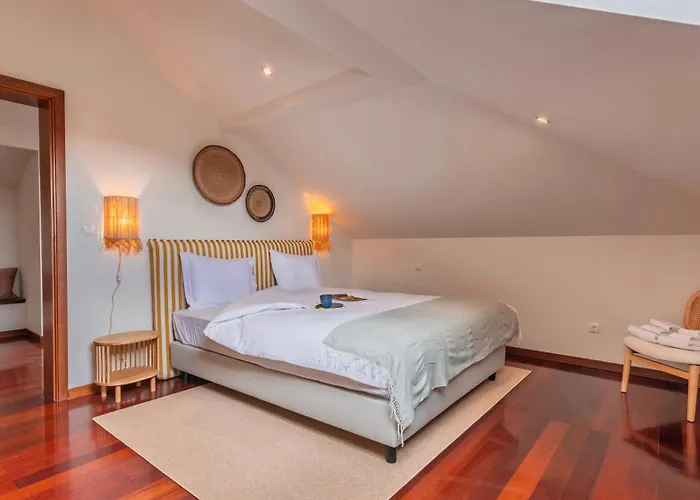 Authentic Living With A View By Lovelystay Apartment *